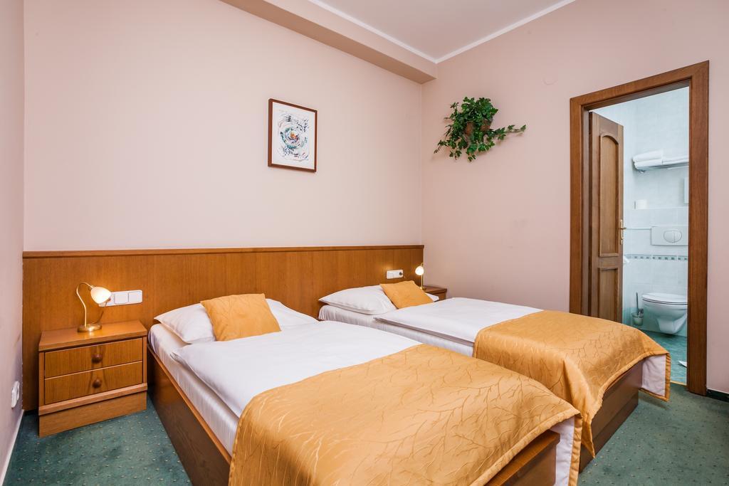 Hotel Jelinkova Vila Velké Meziříčí الغرفة الصورة