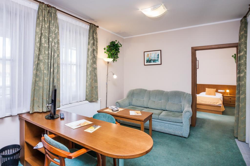 Hotel Jelinkova Vila Velké Meziříčí الغرفة الصورة