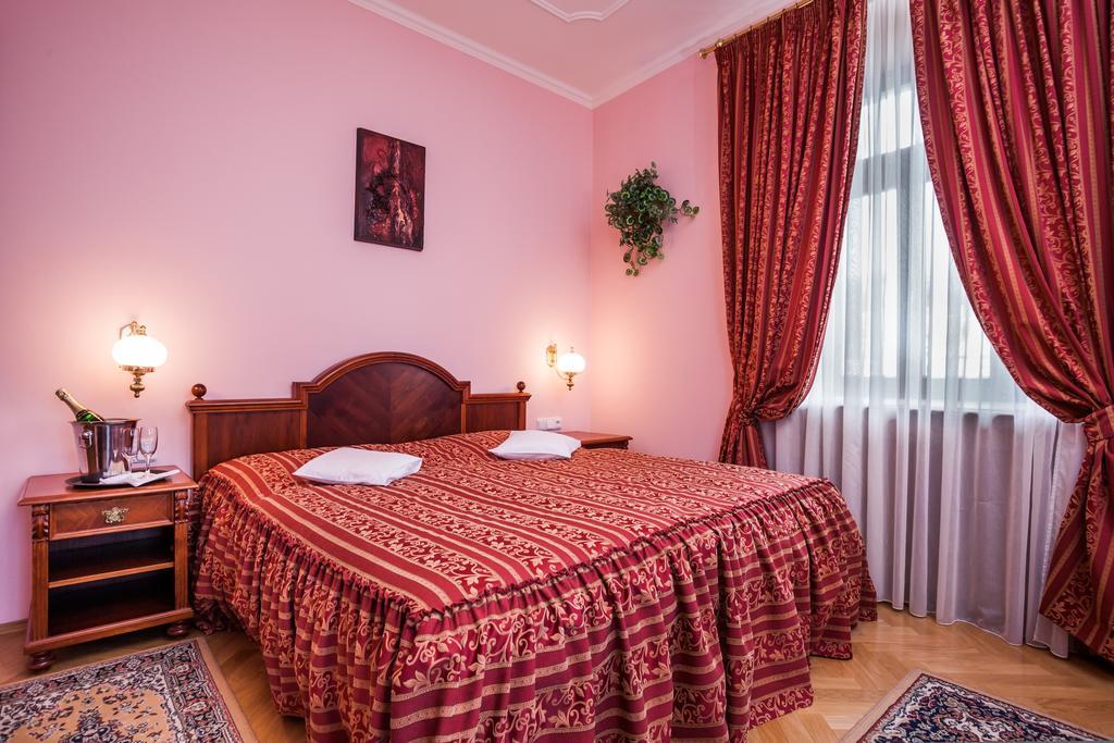 Hotel Jelinkova Vila Velké Meziříčí الغرفة الصورة