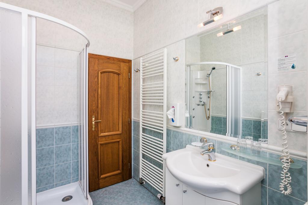 Hotel Jelinkova Vila Velké Meziříčí الغرفة الصورة