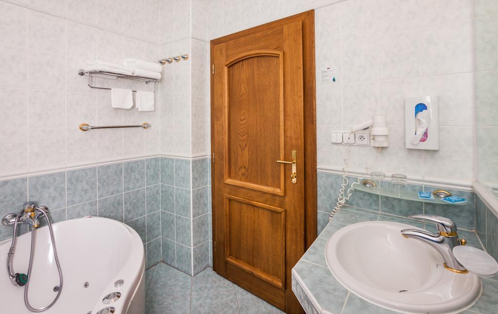 Hotel Jelinkova Vila Velké Meziříčí الغرفة الصورة