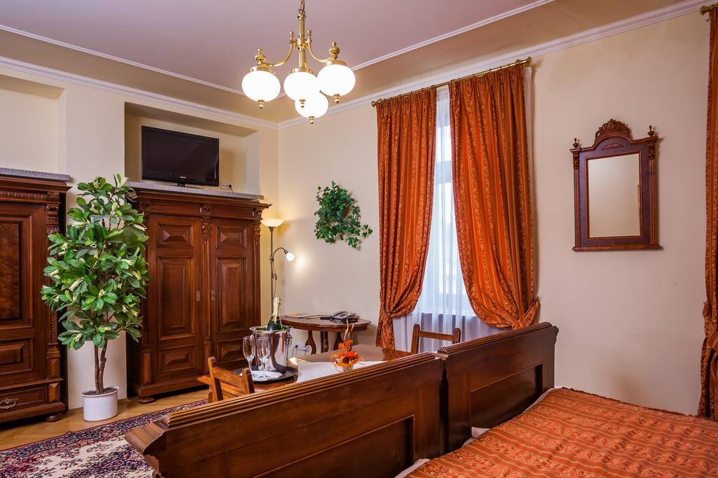 Hotel Jelinkova Vila Velké Meziříčí الغرفة الصورة